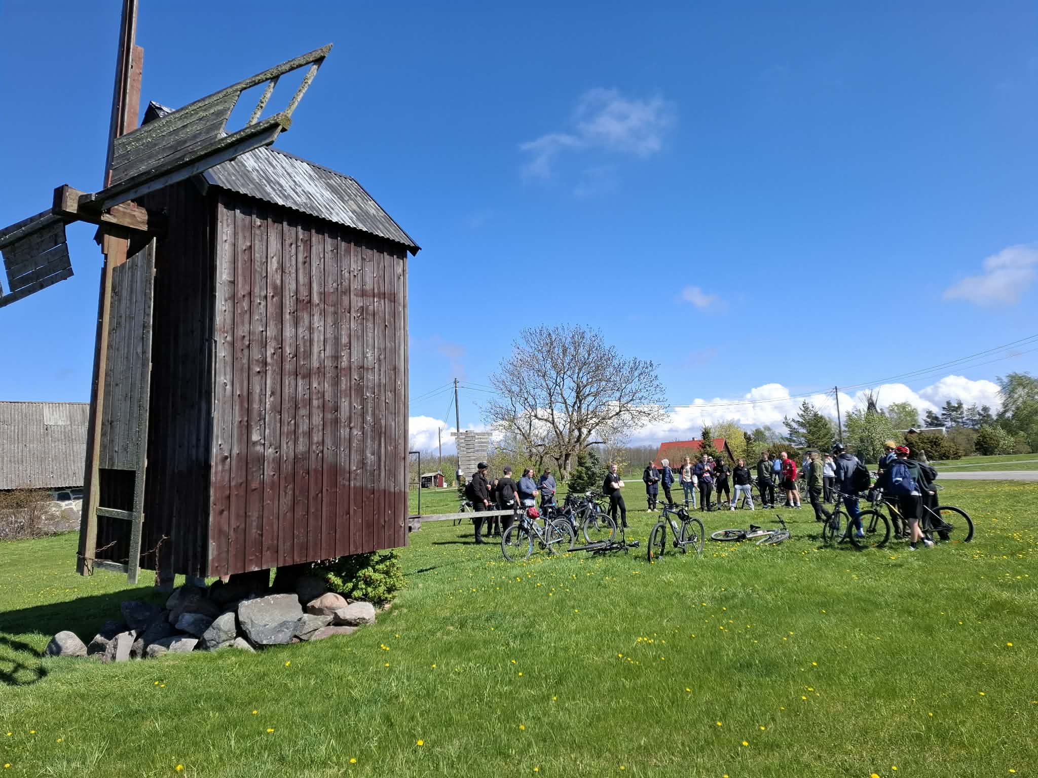 27. aprillil veetsid noored mitmekülgse päeva Haapsalut avastades. Fookuses oli Haapsalu kunsti-, teatri- ja muusikaelu, kirikud ja kogudused, kohalood ning Ran